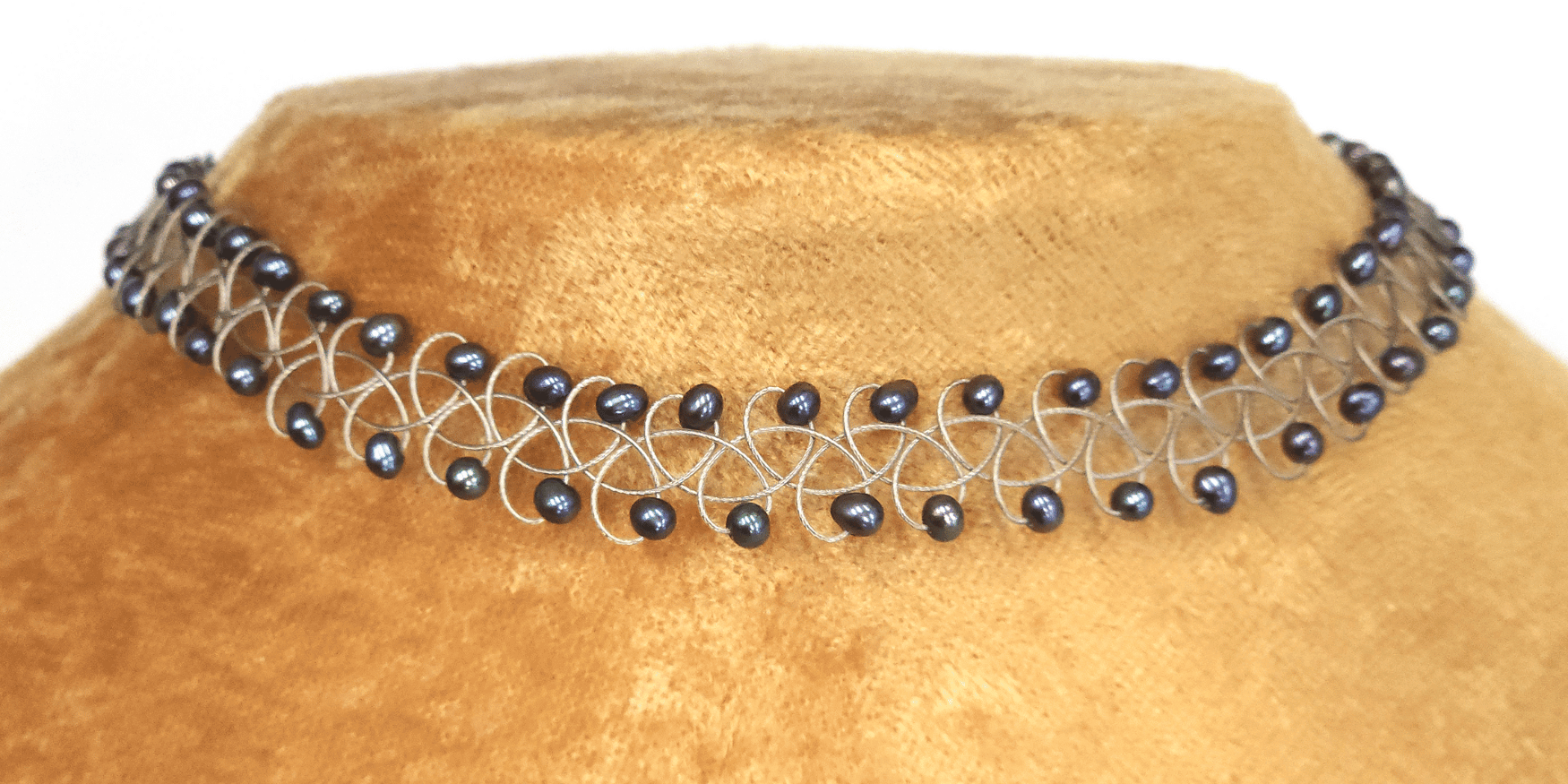 Fashion jewellery 200 sample black bead necklace