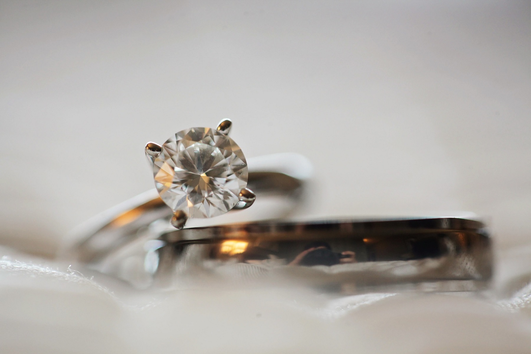 Picture of a sparkling diamond ring