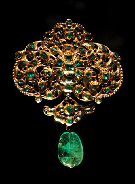 Spanish gold and emerald
pendant, 14th Century - Victoria
and Albert Museum, UK